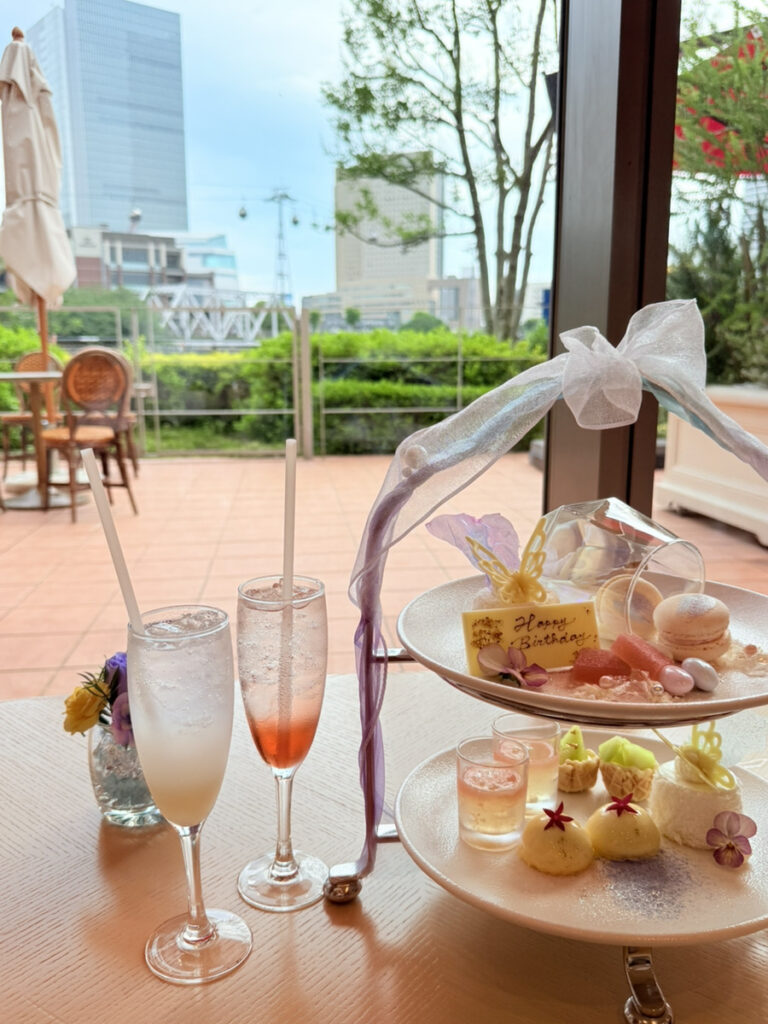 横浜の推し活カフェ。ティースタンド①