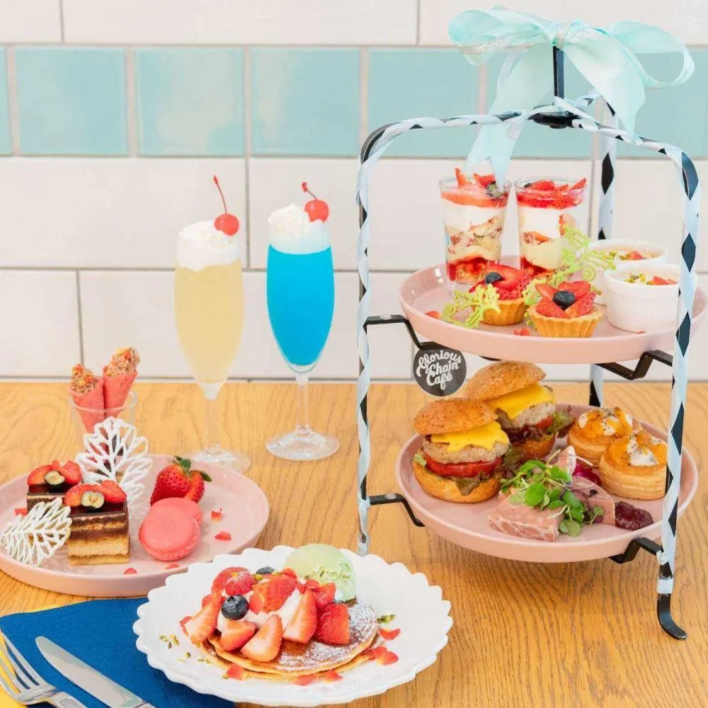 【推し活にもおすすめ】ストロベリーアフタヌーンティー+推し色ドリンク+カフェフリー+メッセージ(平日滞在無制限)