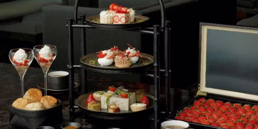 天空33階で味わう憧れのラグジュアリーアフタヌーンティー 12,000円