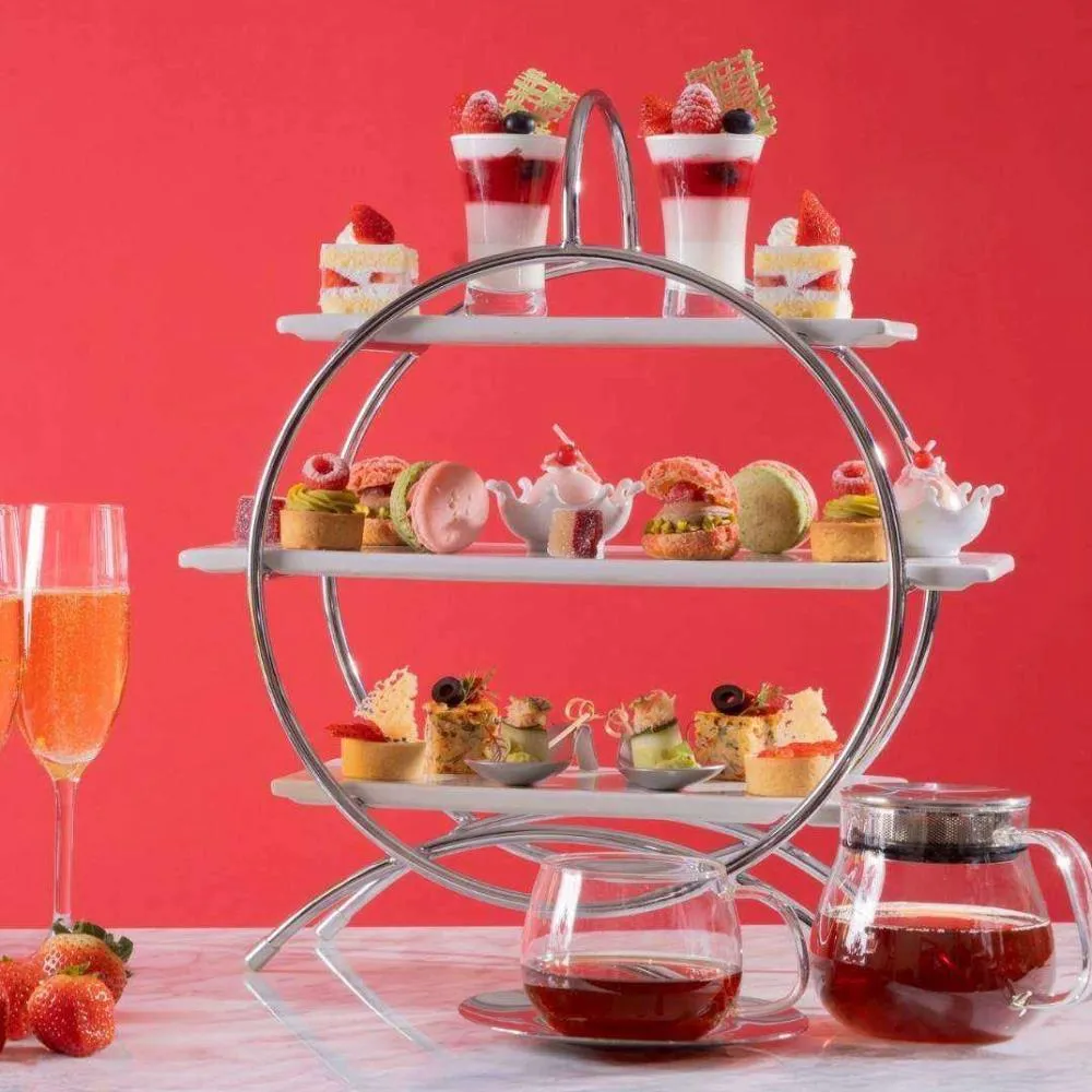 壁際確約で映える♡大人の苺アフタヌーンティー