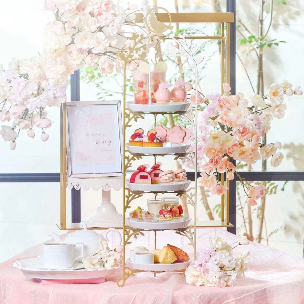 【表参道】青山セントグレース大聖堂レストラン|大聖堂ビュー×桜色ストロベリーアフヌン